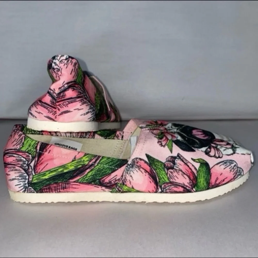 Groove bags Pink floral pug slip-ons loafer style women’s 7.5 shoes - Picture 4 of 7